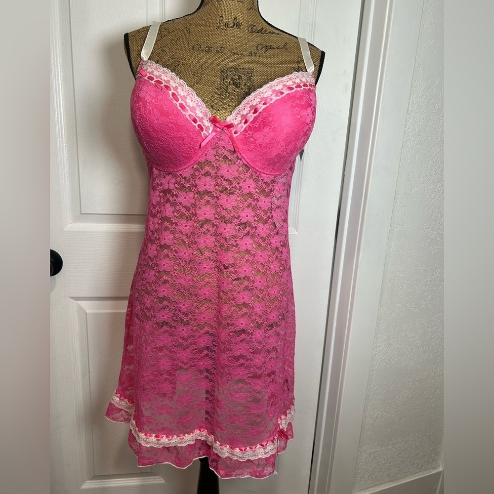 Elegant Pink Lace Chemise